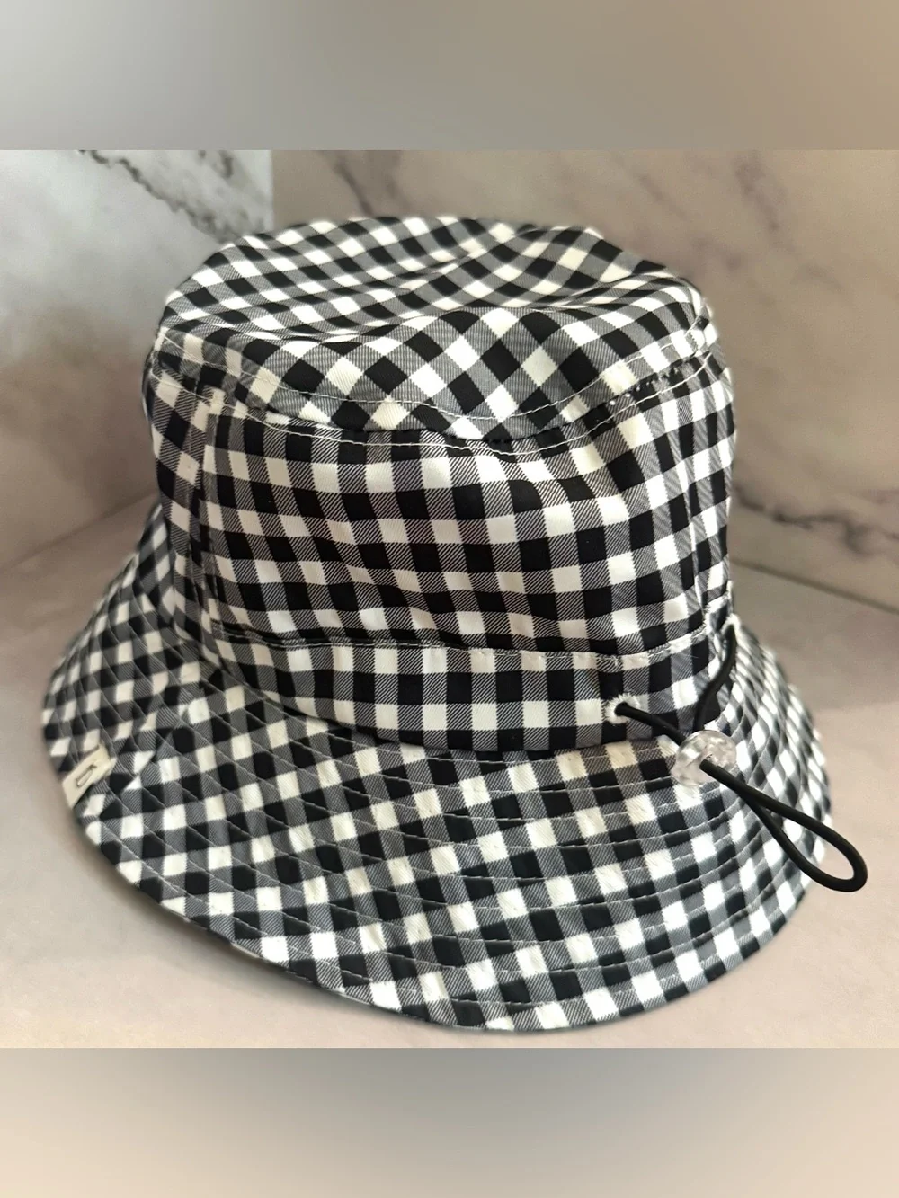 Do everything in love Black & White Gingham Bucket Hat